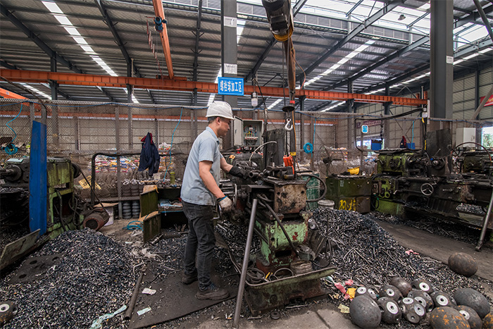 敦煌网架配件-螺栓球加工车间